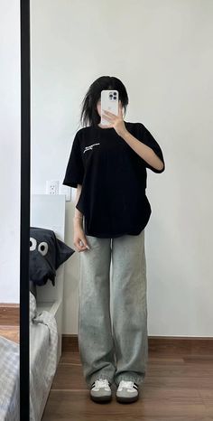 Black Oversized Tshirt Outfit, Korean Oversized Outfit, Summer Tshirt Outfits, Modern Modest Outfits, Oversized Tshirt Outfit Korean, Korean Fashion Summer Street Styles, Outfit Ideas Date