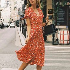 Us Size 4 Floral Red Dress Fashion Mum, Orange Outfits, Vacation Dresses Beach, Summer Elegance, Printed Beach Dresses, Orange Outfit, Red Floral Dress, Faithfull The Brand, Vacation Dresses