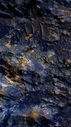 an image of some rocks that look like they are made out of water and dirt