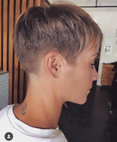 Really Short Haircuts, Monday Holiday, Fine Hair Pixie Cut, Very Short Pixie Cuts, Pixie Haircut Ideas, Short Hair Back, Pixie Crop, Crop Haircut, Short Sassy Haircuts