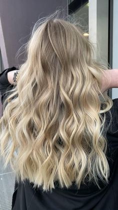 Highlights Before And After, Blonde Extensions Before And After, Honey Blonde Hair With Lowlights, Reverse Balayage Blonde, Aesthetic Haircolor, Full Head Highlights, Blonde Hair Goals, Bright Blonde Hair, Hair Extensions Before And After