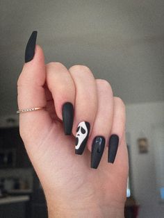 Halloween nails Fantastic Nails, Goth Nails, Nails 2020, Acrylic Nails Coffin Short, Halloween Nail Designs, Gowns Wedding