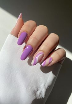 Purple And Lilac Nails, Fun Purple Nail Designs, Lilac And Yellow Nails, Purple Swirl Nails, Gel Nails Purple, Purple Spring Nails, Vacation Nail Ideas, Lilac Nails Design, Purple And Pink Nails