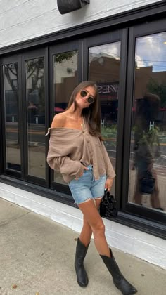 Cowgirl Boots Outfit Night Out, Outfit Inspo Nashville, Casual Outfit Cowboy Boots, Dark Cowgirl Boots Outfit, Outfits To Wear In Austin Texas, Boots For Summer, Nashville Outfits Brown Boots, Cowgirl Boots Outfit Casual, How To Style Western Boots