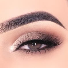 30 Terrific Makeup Ideas For Almond Eyes Machiaj Smokey Eyes, Mary Kay Eye Makeup, Almond Eye Makeup, Party Eye Makeup, Tutorial Eyeliner, Makeup Charts, Hazel Eye Makeup, Makeup Drawing, Prom Eye Makeup