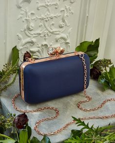 NEW NAVY: Try a darker scheme for your bridesmaids Diy Bags Purses, Womens Purses, Stylish Bag, Coach Dinky Crossbody, Clutch Purse, Michael Kors Jet Set