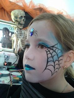 Kids Witch Makeup, Painting Atelier, Halloween Makeup For Kids, Spider Makeup, Bricolage Halloween, Witch Makeup, Face Painting Halloween, Halloween 2016, Face Painting Designs