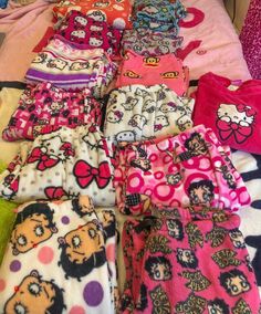 Show Stopper Outfits, Pyjamas Party, Charmmy Kitty, Hello Kitty Clothes, Cute Pjs, Cute Pajama Sets, Mia 3