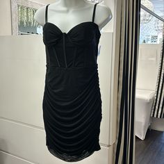 Very Sexy Mini Dress With Invisible Zipper For Night Out, Fitted Mini Dress With Invisible Zipper For Date Night, Black Evening Dress With Zipper Closure, Mini Bodycon Dress With Invisible Zipper For Night Out, Fitted Mini Dress With Zipper Closure For Party, Chic Mini Dress With Invisible Zipper For Night Out, Black Mini Dress With Back Zipper For Night Out, Night Out Bodycon Dress With Invisible Zipper, Fitted Bodycon Dress With Side Zipper For Club