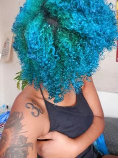 Back To Our Natural Roots : Photo Blue And Green Hair Ombre, Green Hair Ombre, Blue And Green Hair, Curly Natural Curls, Peekaboo Hair, Cute Hair Colors, Quick Natural Hair Styles, Dyed Hair Inspiration, Hair Ombre