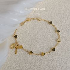 Latest Bracelet Designs Gold For Women, Bracelet Designs Gold For Women, Forgotten Quotes, Basic Bracelet, Gold For Women, Bracelets Collection, Elegant Jewellery, Modern Gold Jewelry