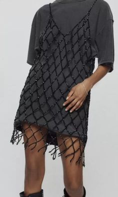 How To Wear Mesh Tops, 90s Techno Fashion, Lace Dress Outfit, Macrame Dress, Diy Vetement, Mode Inspiration, Looks Vintage, Look Chic, Outfits Casuales