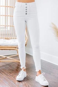 These skinny jeans are going up on our list of "must haves"! They are so fabulous! We love their high waist and buttoned closure! The raw hem is really fun and trendy too! These jeans feature a skinny leg, button front closure, front and back pockets, and raw hems. Pant Romper Outfit, High Wasted Jeans, Teacher Outfits, Romper Pants