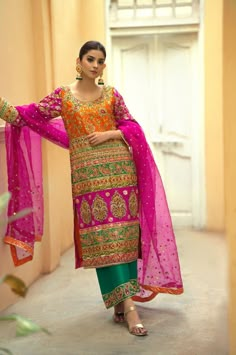 Pakistani Women, Latest Bridal Dresses, Gaun Fashion, Pakistani Fashion Party Wear, Beautiful Pakistani Dresses, Salwar Kamiz, Sleeves Designs For Dresses, Woman's Fashion, Designer Dresses Casual