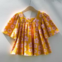 Outfit Retro, Baby Dress Design, Kids Fashion Dress, Kids Designer Dresses, Pink Retro, Kids Frocks