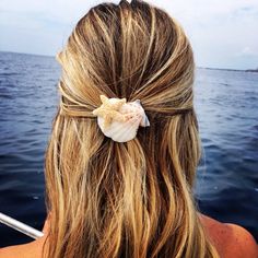 Starfish & Shell Hair-clip on Etsy, $12.00 Shell Hair Pin, Sea Shell Hair Clip, Shell Hair Clips, Shell Clip, Ocean Hair, Mermaid Crown, Hair Comb Accessories, Beach Wedding Hair