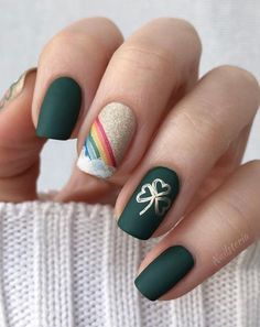 St Patricks Nail Designs, St Patrick Day Nails Acrylic, Matte Green Nails, Irish Nails, Saint Patrick Nail, Nail Design Glitter, St Patricks Day Nails, Manicure Gel, St Paddys