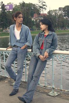 80s Malaysia Fashion, 90s Hongkong Aesthetic, Hongkong 80s Fashion, Couple 90s Photoshoot, Couple 90s Aesthetic, 90s Fashion Couple, Retro Couple Outfits, 90s Fashion Asian, Style Hongkong 90s