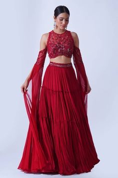 Lehenga Blouse Designs Halter Neck, Halter Neck With Sleeves Dress, Halter Top Lehenga, Halter Neck Lehenga Blouse, Beaded Blouse Designs, Halter Neck Blouse With Sleeves, Halter Neck Back Design, Lehenga From Scratch Ideas, Outfit From Scratch Ideas