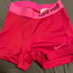 Never Worn Nike Boxers, Nike Drip, Nike Winter Jackets, Pink Nike Pros, Volleyball Spandex, Bodycon Dress Homecoming, Trendy Outfit Inspo, Cute Nike Outfits, Preppy Shoes