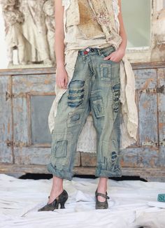 Magnolia Pearl Linen Miner Denims Indigo Pants, Magnolia Pearls, Magnolia Pearl Clothing, Cinch Belt, Blue Denim Pants, Hippie Look, Love And Co, Painted Denim, Chic Clothing