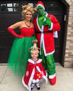 40+ DIY Disney Halloween Costumes for Kids & Adults - Hike n Dip Hooville Costumes, Martha Mae Who Costume, Family Of Three Halloween Costumes, Original Costumes, Grinch Costumes, Meme Costume, Halloween Costumes For 3, Diy Kostüm, Hallowen Costume