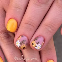 Brooke Jensen on Instagram: "🌻Painting lots of sunflowers over here and not complaining about it!🤩👏🏼 . . . . Inspo: @elbebeauty #gelpolish #handpaintednailart #naturalnailsonly #utahnailartist #nailartist #nailart #naildesigns #nailartdesigns #freehandnailart #gelnails #nails #nailmagazine #nailinspo #summernailinspo #summernails #yellownails #yellowflowernails #summerflowernails #sunflowernails #sunflowernailart #yellowsummernails #happynails #flowernails #flowernailart #sunshinenails #whit Purple And Yellow Nails Designs, Wildflower Nail Art, Sunflower Gel Nails, Nail Art Sunflower, Sunflower Nails Design, Wild Flower Nails, Wildflower Nails, August Nails Ideas, Sunshine Nails