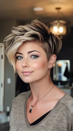 Blonde Pixie With Shadow Roots, Short Blended Layers, Center Part Pixie, Pixie Hairstyles Color Ideas, Pixie Bridesmaid Hair, Pixie Cut For Fine Hair Over 40, Ombre Pixie Hair, Light Brown Pixie Haircut, Fall Short Hair Color