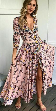 Pink Floral Maxi Dress, Mode Hippie, Maxi Dress Outfit, Beautiful Maxi Dresses, Mode Boho, Floral Dresses Long, Summer Fashion Trends, Fashion Mode, Outfits Casuales