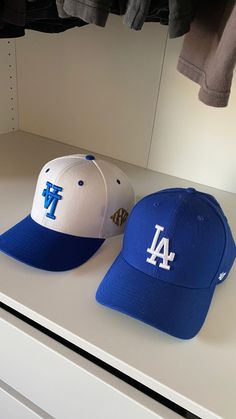 Blue Cap Outfit Men, Blue Baseball Cap Outfit, Blue Cap Outfit, New Era Cap Outfit, 90s Hip Hop Style, Cap Outfit Men, Ny Cap, Swag Hats, Dodger Hats