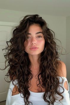 Expensive Brunette Curly Hair, V Cut Wavy Hair, Styles With Brazilian Wool, Long Curly Hair Layers, Ugly Hairstyle, Styling Extensions, V Cut Hairstyle, Wool Hairstyles, Brazilian Wool Hairstyles