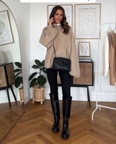 How To Style Long Boots In Winter, Chelsea Knee High Boots Outfit, Winter Outfits High Boots, Winter Long Boots Outfit, Hailey Bieber Black Boots, Styling Long Black Boots, Winter Outfit Knee High Boots, Long Boot Style, Outfit For Exhibition