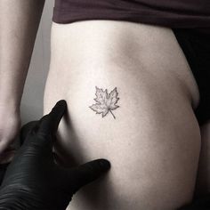 Maple Leaf Tattoos, Fall Tattoos, Adorable Tattoos, Canada Tattoo, Handmade Tattoo, Autumn Tattoo, Tattoo Simple, Hand Poked Tattoo