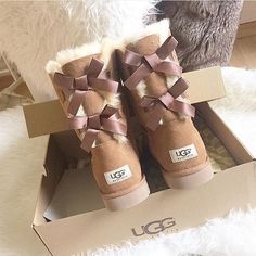 Ugg boots Rich Shoes, Ugg Bow, Boots With Bows, Uggs Outlet, Uggs Shoes, Ugg Boots With Bows, Ugg Boots Outfit, Uggs With Bows