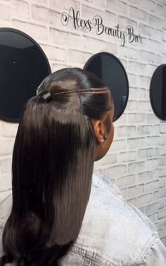 Bundles Hairstyles, Grad Hairstyles, Quick Weave Styles, Hairstyle Inspo, Birthday Hair, Hair Idea, Blowout Hair