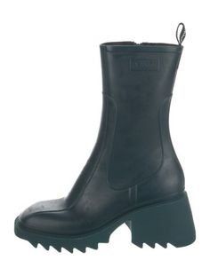 Chloé Betty Mid-Calf Rain BootsGreen RubberSquare-ToesExposed Zip Closure at SidesIncludes Box & Dust BagFit: This style typically runs a half size small. Chole Boots, Designer Gifts, Flat Sneakers, Louboutin Shoes, Christian Louboutin Shoes, Sweater Accessories, Boot Shoes Women, Sneakers For Sale, Handbags On Sale