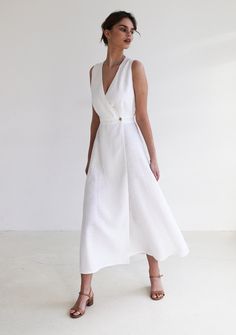 Linen Belted Dress, Wrap Linen Dress, Elegant Linen Dress, Linen Dress Styling, Summer Dress 2024, Linen Dresses Summer Chic, Linen Fashion Women, Wrap Up Dress, Linen Dresses Elegant