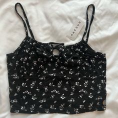 Size: Small Trendy Black Spring Crop Top, Black Floral Print Sleeveless Crop Top, Casual Black Printed Crop Top, Black Crop Top For Day Out In Spring, Trendy Black Floral Print Crop Top, Black Spring Crop Top, Black Crop Top For Spring Vacation, Black Crop Top For Vacation In Spring, Black Cotton Crop Top For Spring