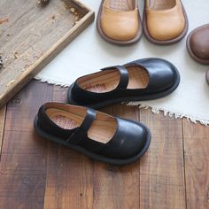 Gender: Women Item Type: Shoes Main Material: Cow Leather Style: Casual, Classic, Retro Season: Spring, Autumn Heel Type: Flat Outsole Material: Rubber Heel Height: Low Heel (1-3 cm) Color: Black, Brown, Yellow Size: 35,36,37,38,39,40 Size Length cm inch 35 22.5 8.86  36  23 9.06  37 23.5 9.25  38  24 9.45  39 24.5 9.6 Casual Low Heel Mary Janes With Rubber Sole, Casual Mary Janes With Low Heel And Rubber Sole, Spring Leather Non-slip Mary Janes, Mary Jane Closed Toe Flats With Leather Footbed, Casual Leather Mary Janes With Low Heel, Slip-on Flats With Leather Sole And Round Toe, Slip-on Leather Shoes With Round Toe, Leather Mary Jane Flats With Round Toe, Leather Mary Jane Shoes With Rubber Sole