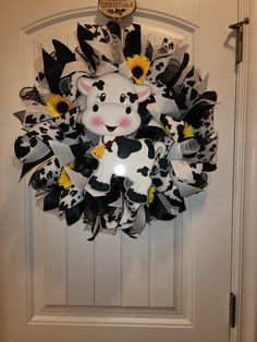 14inch cow wreath Cow Wreath Ideas, Cow Wreaths For Front Door, Cow Wreaths, Cow Wreath, Baby Wreath, Farm Nursery, Wreath Ideas, Western Decor, Halloween Decoration