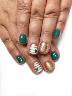 23+ Cutest St. Patrick's Day Nails Designs for Inspiration 19 At Patrick's Day Nails, Msu Nails, Green Valentines Nails, St Patricks Nails Ideas, Green Nails St Patricks, St Patricks Day Nails Simple, Maddie Nails