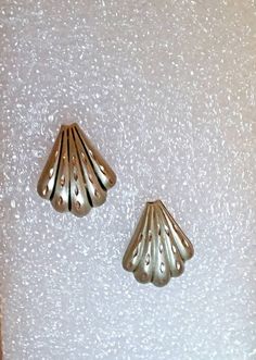 Check out this item in my Etsy shop https://www.etsy.com/listing/1098528107/vintage-silver-pierced-earrings Shell-shaped Metal Earrings For Gift, Metal Shell-shaped Earrings For Gifts, Shell-shaped Clip-on Earrings For Gift, Gift Ide, Vintage Silver Earrings, Painting Glassware, Hand Painted Stones, Wedding Glasses, Shiny Silver