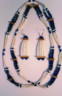 Alaskan Native Beadwork, Dentalium Necklace, Regalia Beadwork, Dentalium Earrings, Beaded Tutorials, Beaded Table, Native Artwork, Beaded Designs, Shells Diy