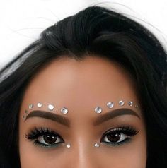 Cochella Makeup Looks, Makeup Coachella, Makeup Ide, Music Festival Makeup, Fantasy Make-up, Coachella Makeup, Festival Make Up, Festival Makeup Glitter, Rhinestone Makeup