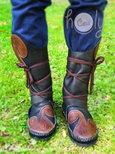 Celtic Leather Moccasins Women's Moccasins Moccasins | Etsy Viking Boots, Triple Spiral, Handmade Moccasins, Pirate Boots, Moccasins Women, Cosplay Boots, Moccasins Mens, High Leather Boots, Moccasin Boots