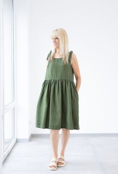 Green Women Linen Dress BIANCA / Sleeveless Linen Dress / Simple Dress With Bow Tie Shoulders / Midi Linen Dress / Ruffle Dress - Etsy France Sleeveless Linen Sundress With Ruffles, Sleeveless Linen Dress With Ruffles, Sleeveless Ruffled Linen Dress, Green Linen Sleeveless Sundress, Green Sleeveless Linen Dress, Midi Linen Dress, Dress With Bow Tie, Sleeveless Linen Dress, Linen Dress Women