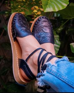 READY TO SHIP! PLEASE READ BEFORE ORDERING -Our huaraches are made of high-quality leather, 100% handmade in Michoacan, Mexico by artisans who make each huarache with love for you.  -Follow us on Instagram : aidil_boutique How to order your size: -If you wear a half-size shoe (ex: 7.5) please order a half-size down (ex: 7), but  IF YOU HAVE WIDE FEET IS BEST TO SIZE UP  Since our huaraches are 100% leather will stretch and mold to your feet after a few uses. *Whole numbers only **Natural leather Black Huaraches For Festivals With Round Toe, Black Round Toe Huaraches For Festival, Black Huaraches With Round Toe For Festivals, Black Huaraches For Spring Festival, Black Huarache Sandals For Festival, Black Huarache Sandals With Round Toe For Festival, Black Huaraches With Round Toe For Summer, Black Round Toe Huarache Sandals For Festival, Black Adjustable Huaraches For Festival