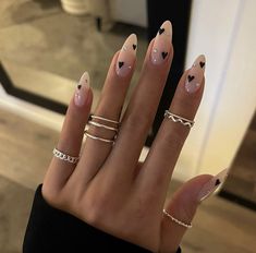 Heart Nail Designs, Red Valentine, Nail Design Inspiration, Simple Acrylic Nails, Almond Nails Designs, Diamond Nails, Hard Gel, Heart Nails, Classy Nails