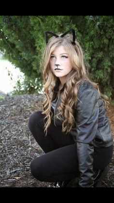 Cat Inspired Outfits, Office Appropriate Halloween Costumes, Animals Makeup, Black Cat Makeup, Black Cat Costume, Kitty Costume, Cat Halloween Makeup, Halloween Costum, Make Carnaval