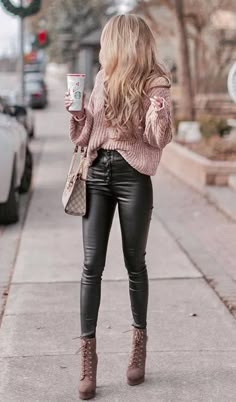 Lederhosen Outfit, Pretty Winter Outfits, Winter Leggings, Cute Winter Outfits, Winter Mode, Looks Chic, Bags Fashion, Inspired Outfits